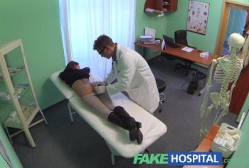 FAKEHOSPITAL - поро онл Милая пациентка не прочь отсосать своему доктору!