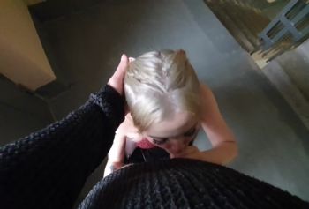 Рискованны горловой жесткое порно минет от Mila cry в публичном месте с оральным кремпаем в конце