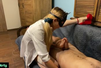 Горячая медсестра русское порно женя JuArty сосет, лижет жопу, массаж простаты Разговоры