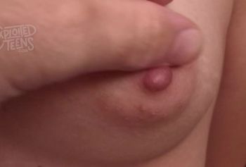 Высокой молодой порно порнуха толстый засунул кулак в ее киску