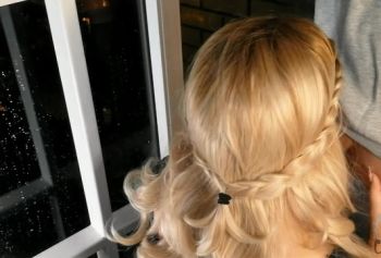 Горячая блондинка трахают жену русское порно курит на балконе и сосет грязный член