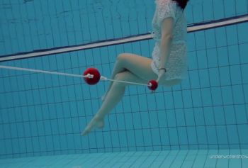 Кэти Сорока pornuxa волосатая девушка-подросток под водой